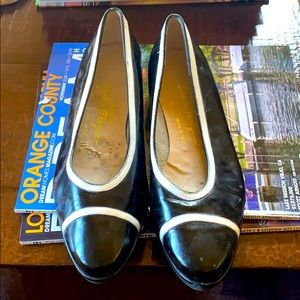 salvatore ferragamo black worn flats
